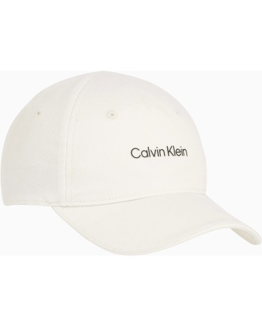 Calvin Klein Cap:  Elegante & Comoda